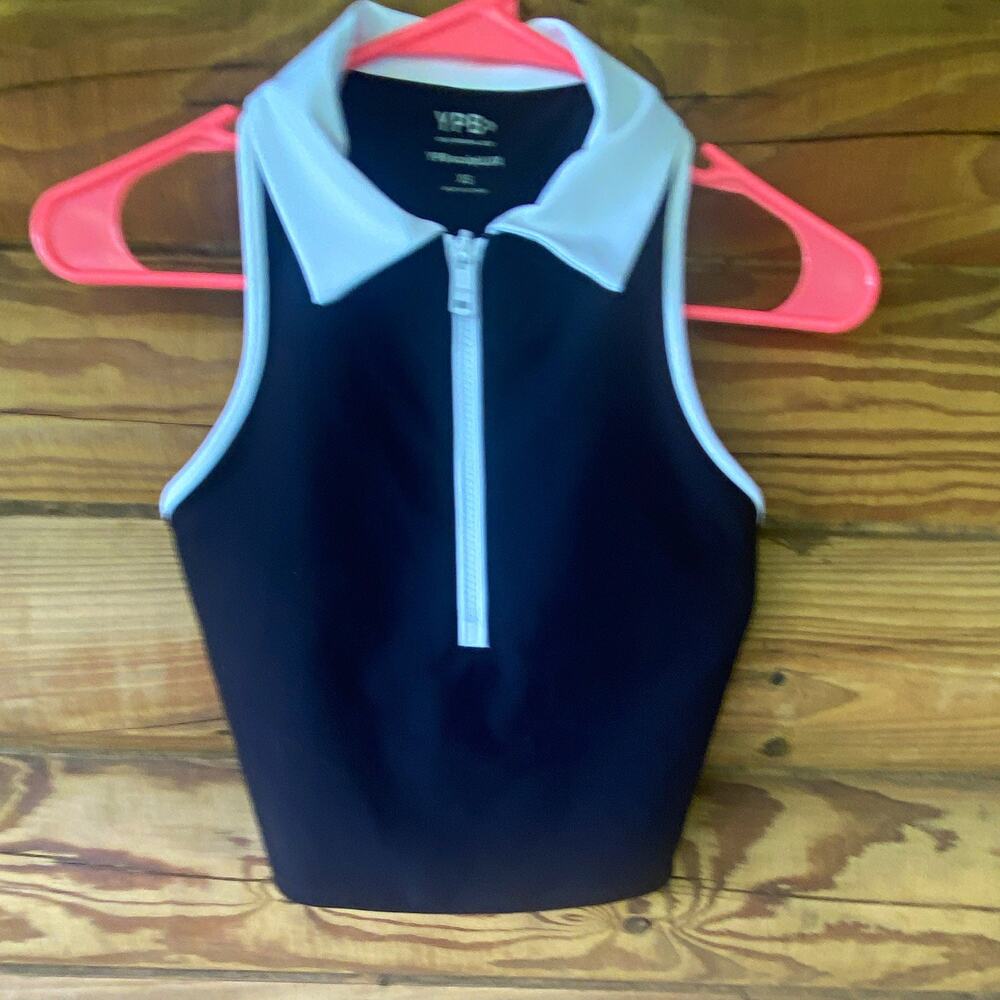 YPB sculptLUX Women's Cropped Half Zip Racerback Tank Black/White XS. J20